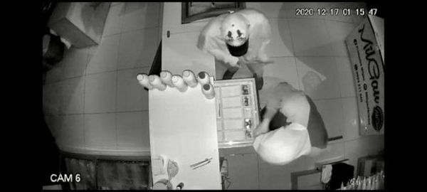 Video: Desconocidos hurtaron recaudación de heladería en Coronel Oviedo