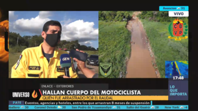HOY / Arduo trabajo de los bomberos en búsqueda del cuerpo del motociclista arrastrado por el raudal
