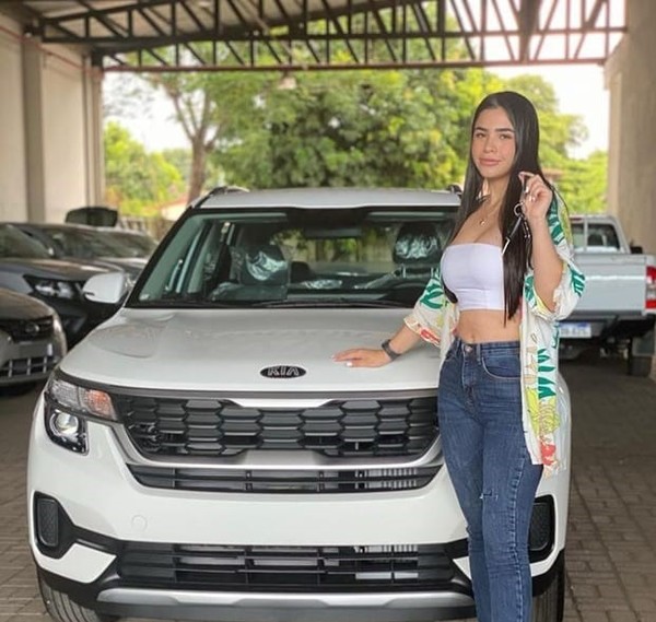 Gabi presume camioneta nueva y le responden: “Mi marido Fermín Centurión te compró perrita”