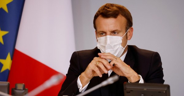 La Nación / Macron dio positivo al test de covid-19