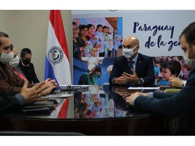 Investigación sobre  los contratos de Salud constata incapacidad y lentitud
