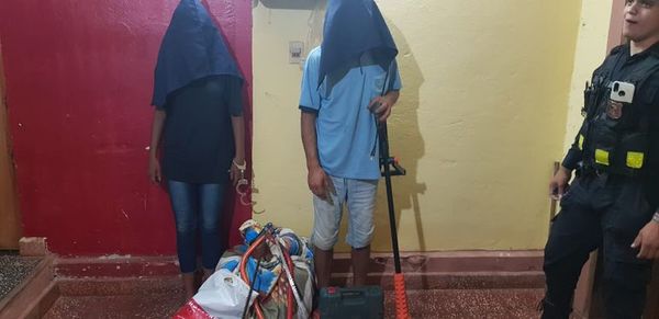 Detienen a una pareja tras robo a vivienda en San Lorenzo - Nacionales - ABC Color