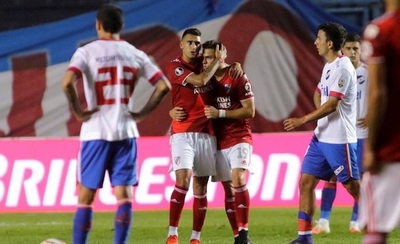 HOY / El River de Gallardo golea a Nacional y va una vez más a las semifinales