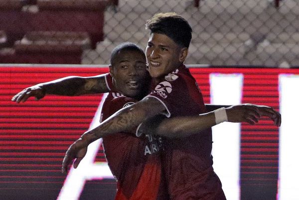 River aplastó a Nacional de Uruguay - Fútbol - ABC Color