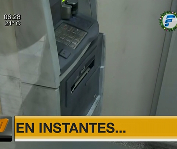 Intentan abrir cajero automático en Asunción