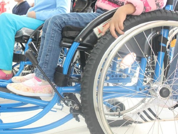Le hurtaron la silla especial de su hijo con discapacidad · Radio Monumental 1080 AM