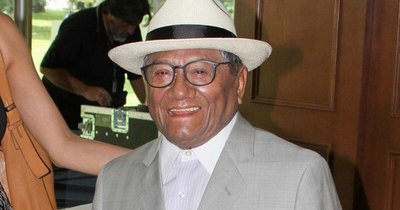 La Nación / Armando Manzanero está hospitalizado por COVID-19