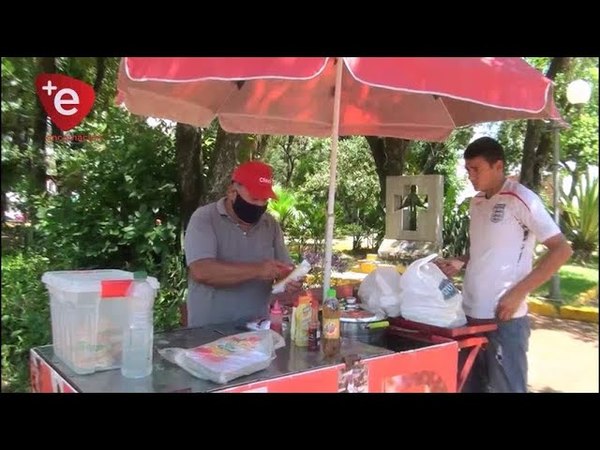 43 AÑOS DE ''PANCHOS COBRA'', UN ÍCONO DE LA PLAZA DE ARMAS DE ENCARNACIÓN