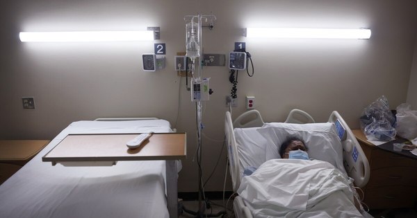 La Nación / El COVID-19 causa tres veces más muertos en el hospital que la gripe