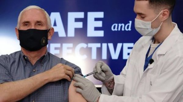Vicepresidente de EEUU se aplicó la vacuna contra el coronavirus en vivo