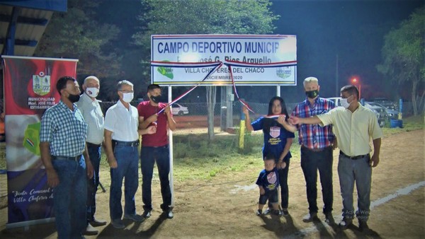 Reinauguran cancha del club 3 de Febrero en homenaje al profesor José Ríos