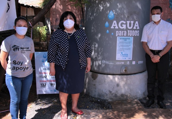 Instalaron tanques de agua potable en Bañado Sur para beneficiar a familias más vulnerables | .::Agencia IP::.