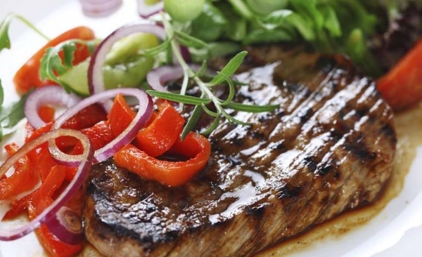 HOY / Qué debe incluir un “plato perfecto” para las cenas de fin de año
