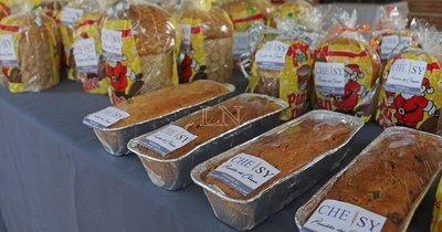 La Nación / Che Sy: mujeres unidas preparan panes dulces con harina integral de cebada