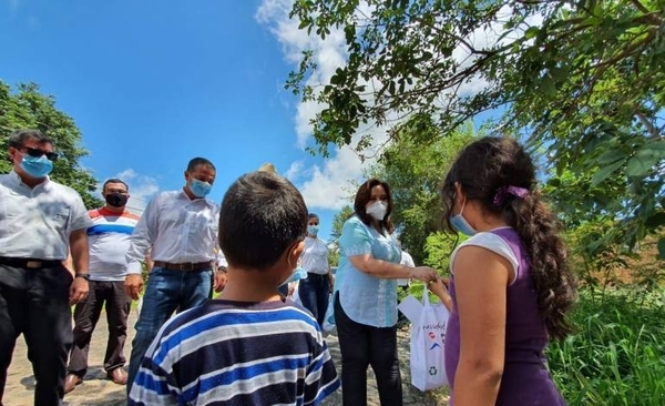 HOY / Entregan regalos a niños de Choré