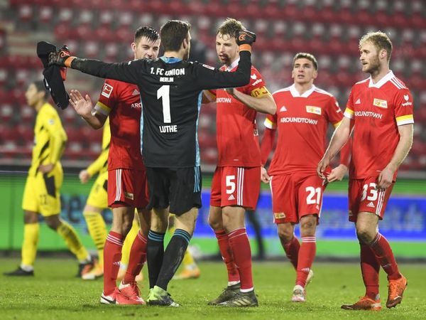 Borussia Dortmund recae al perder ante Unión Berlín - Fútbol - ABC Color