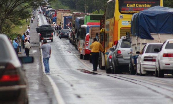Milagro sobre ruta: mamá y bebé salvados (Video)
