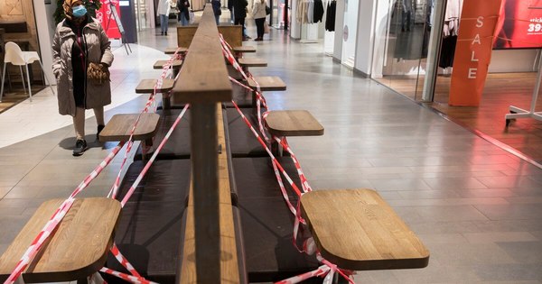 La Nación / Suecia se aleja de su singular estrategia ante un duro balance del COVID-19