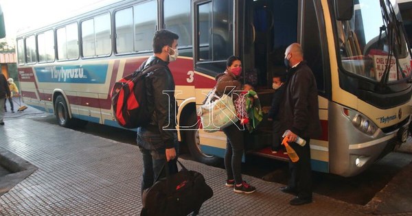 La Nación / Salud retrocede en las restricciones de desplazamiento, pero aboga por no viajar