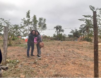 Crónica / ¡Actor de “Tercer Tiempo” regaló un terreno en medio de propuesta de casorio!