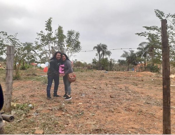 Crónica / ¡Actor de “Tercer Tiempo” regaló un terreno en medio de propuesta de casorio!