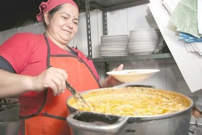 Crónica / Cocinera del hospital fue “consuelo” en pandemia
