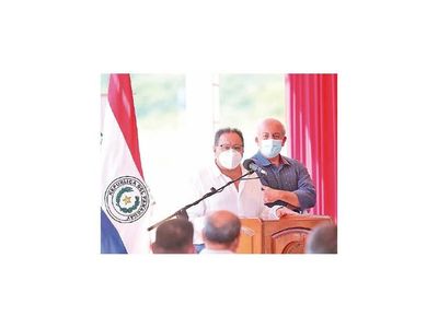 Alderete se defiende en un  acto oficial