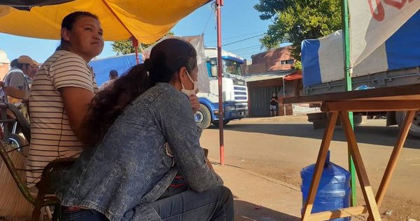 La Nación / Manifestantes “liberan” a camioneros en el Sur