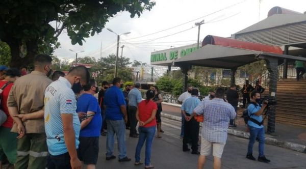 Transportistas se suman a reclamos por medidas de restricción de fin de año