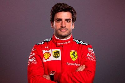 Carlos Sainz Jr no olvidará su primer día en Ferrari - Automovilismo - ABC Color