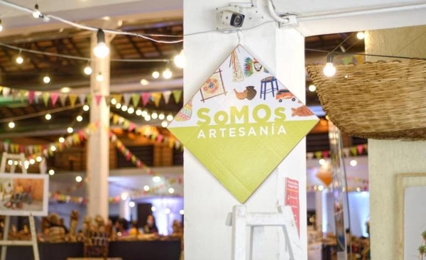 HOY / Variadas propuestas en feria "Somos Artesanía" busca beneficiar a más de 5000 familias