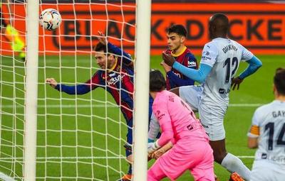 Máximo goleador de un mismo club: Messi iguala récord de Pelé