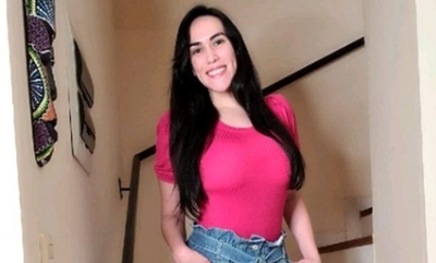 Silvia Flores le cantó al raudal