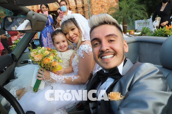Crónica / (Video) Marilina y Will dieron el "sí quiero!"