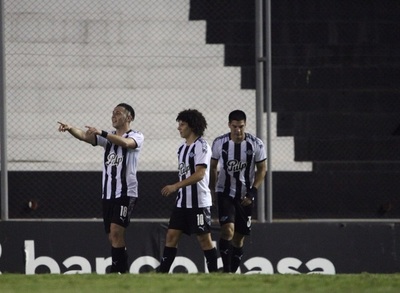 Libertad supera a Olimpia y se verá con Guaraní en cuartos