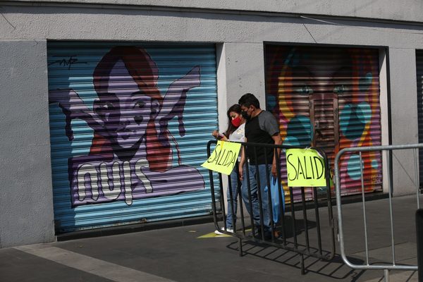 La alerta roja por covid-19 vuelve a Ciudad de México y causa crisis navideña - MarketData