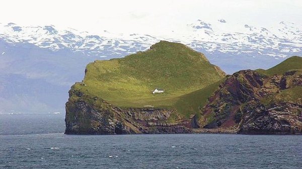 Crónica / MISTERIOSA CASA. Una construcción única en medio de la nada.