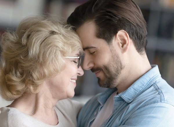 Crónica / “Estoy enamorado de una mujer que es quince años mayor que yo”