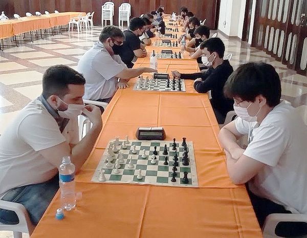 “Un Siglo del Sajonia” con el maestro Axel Bachmann - Polideportivo - ABC Color