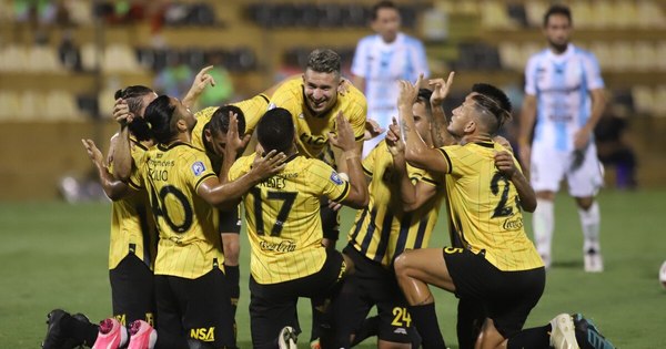La Nación / Despedida de Rodney con gol