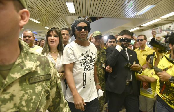 Ronaldinho, la punta del ovillo en un escándalo que salpica a autoridades - Nacionales - ABC Color