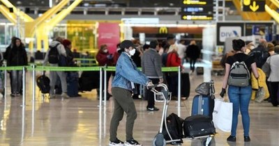 La Nación / Holanda suspende los vuelos procedentes de Reino Unido para frenar “mutación” del COVID-19