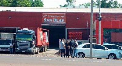 Balacera y toma de rehén en un local comercial de Juan León Mallorquín