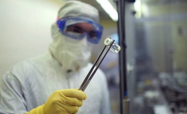 HOY / Israel arranca su campaña de vacunación masiva con el personal sanitario