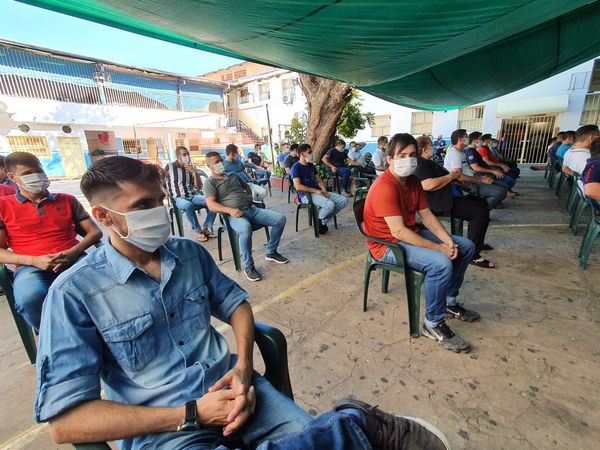 Personas privadas de libertad logran distinguirse con honores como bachilleres y quieren seguir la universidad