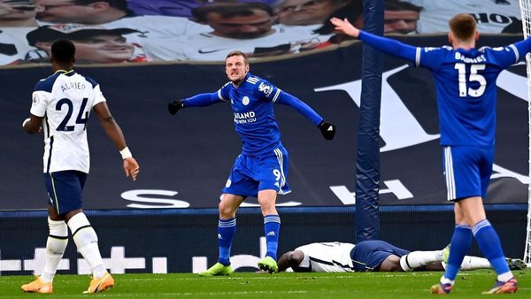 Tottenham cae en la tabla tras perder ante Leicester