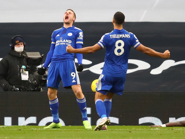 Leicester supera a Tottenham y es único escolta