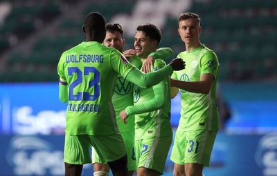 Wolfsburgo supera a Stuttgart y vuelve a zona ‘Champions’ - Fútbol - ABC Color