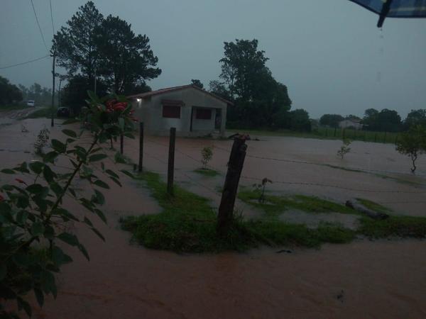 San José de los Arroyos quedó bajo agua tras lluvia – Prensa 5