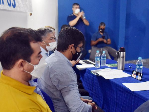 Llanismo y aliados logran el desdoblamiento del PLRA en desafío a Efraín Alegre
